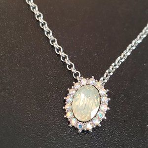 Stainless Steel Chain Oval Pendant Necklace Style